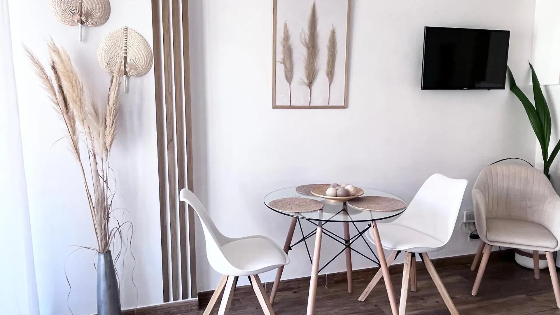 Style & Comfort In Benalmadena - Pool Available Seasonally 0*,