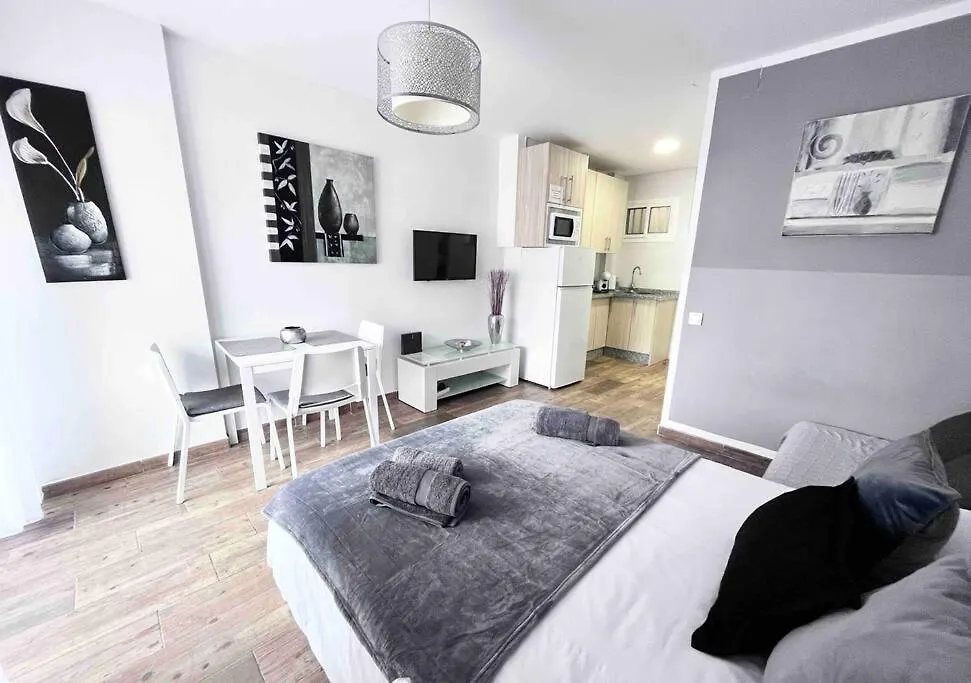 Style & Comfort In Benalmadena - Pool Available Seasonally 0*,