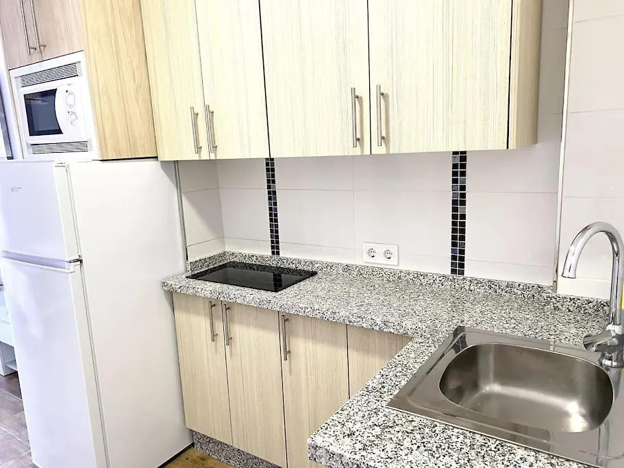 Style & Comfort In Benalmadena - Pool Available Seasonally Apartment