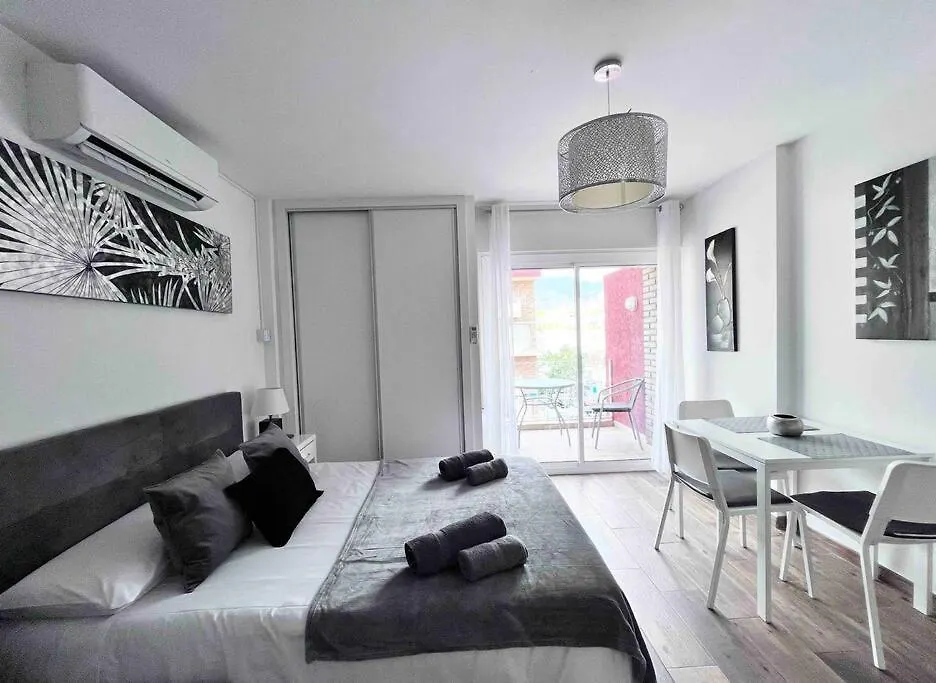 Style & Comfort In Benalmadena - Pool Available Seasonally Spain