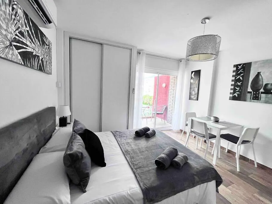 Apartment Style & Comfort In Benalmadena - Pool Available Seasonally