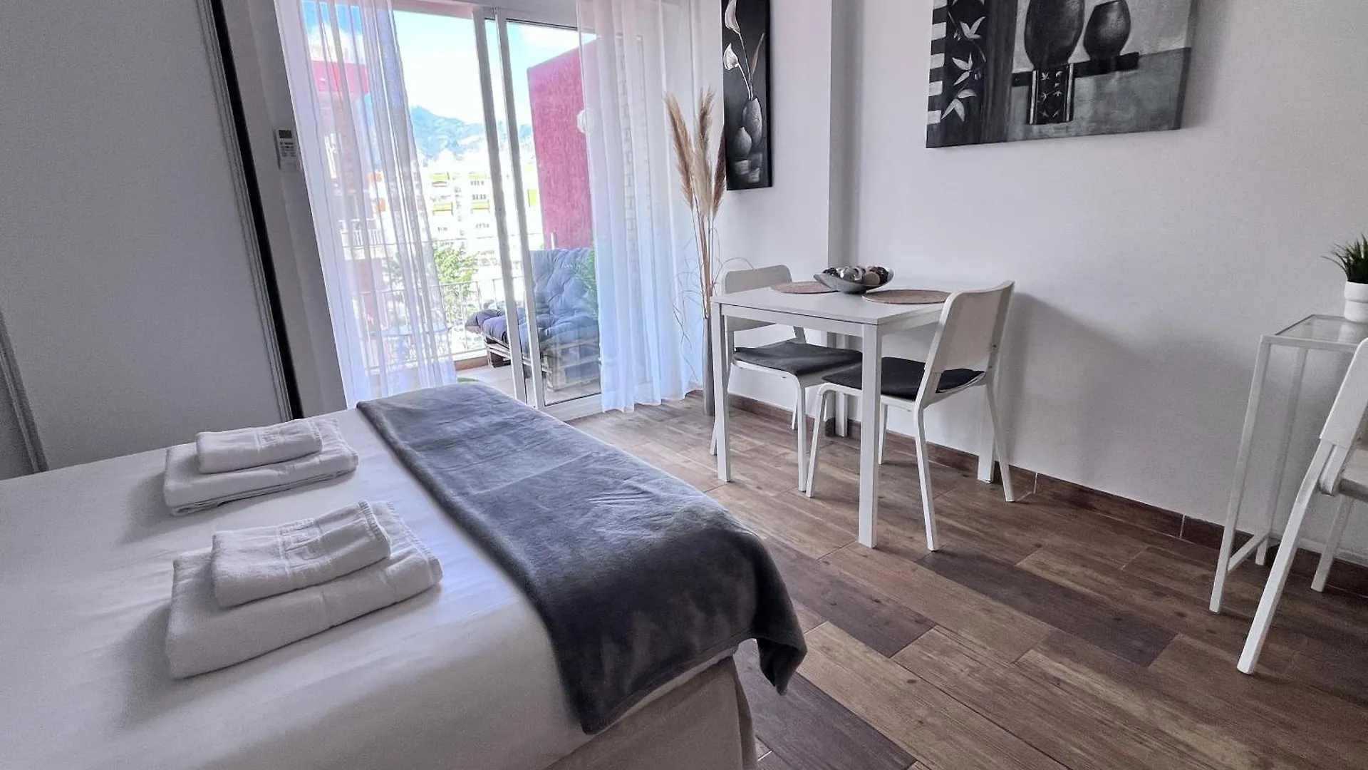 Style & Comfort In Benalmadena - Pool Available Seasonally Spain