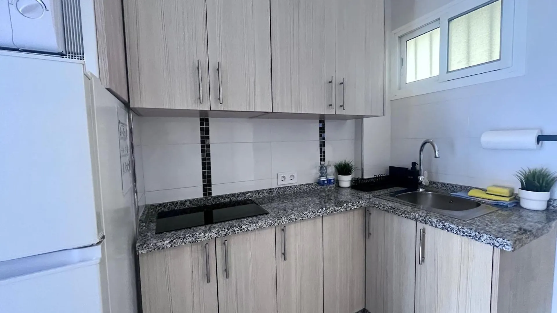 Style & Comfort In Benalmadena - Pool Available Seasonally Spain