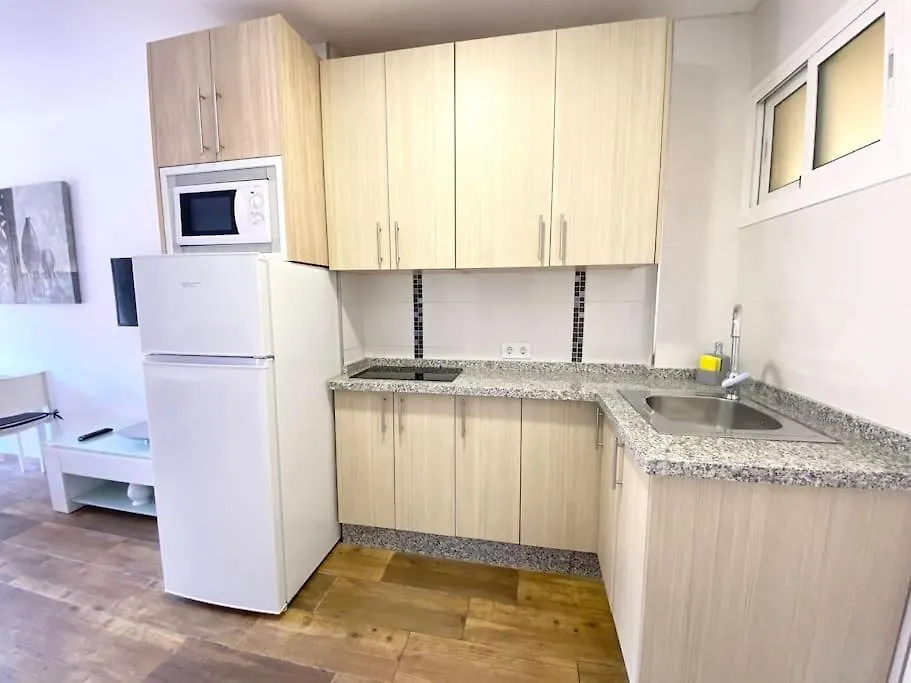 Style & Comfort In Benalmadena - Pool Available Seasonally 0*,
