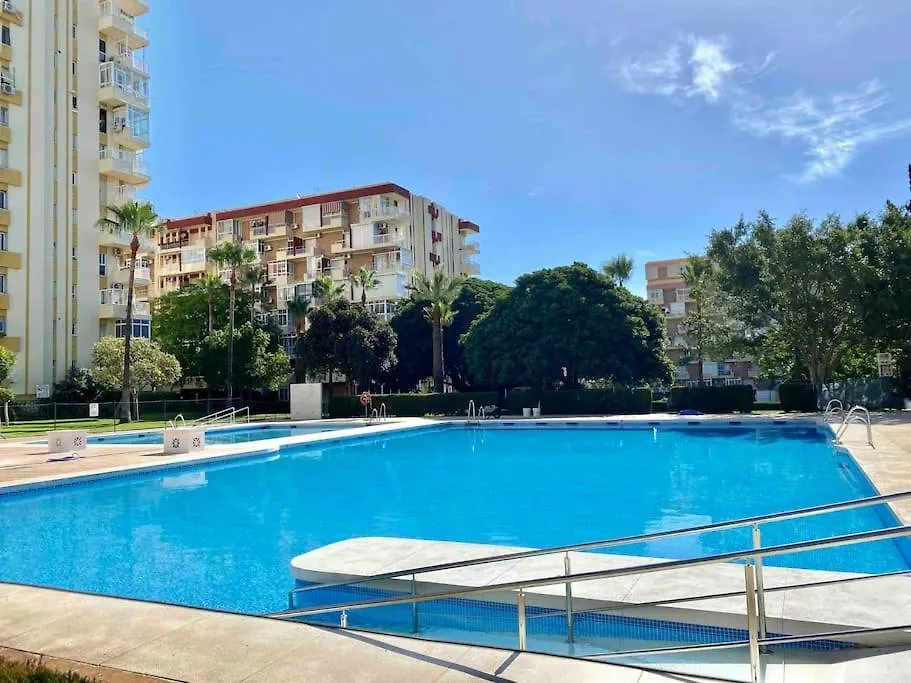 Style & Comfort In Benalmadena - Pool Available Seasonally Apartment