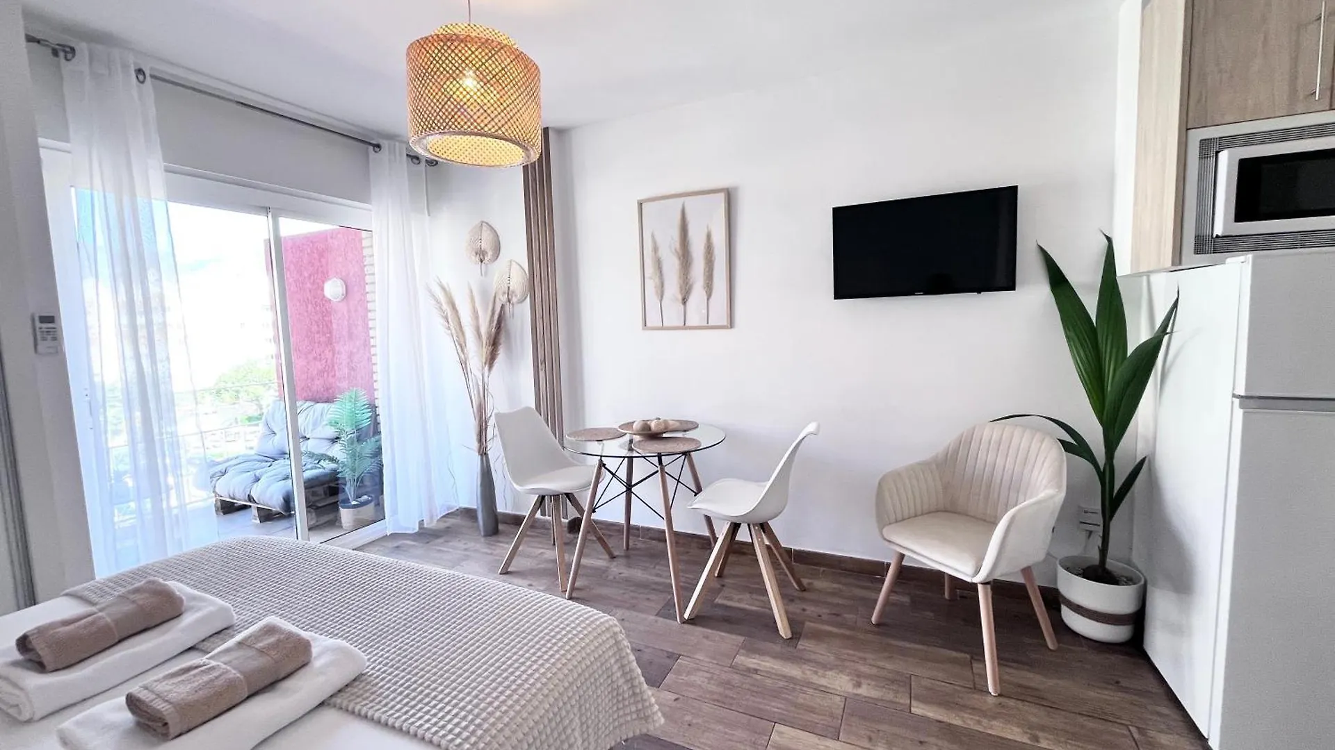 Style & Comfort In Benalmadena - Pool Available Seasonally Spain