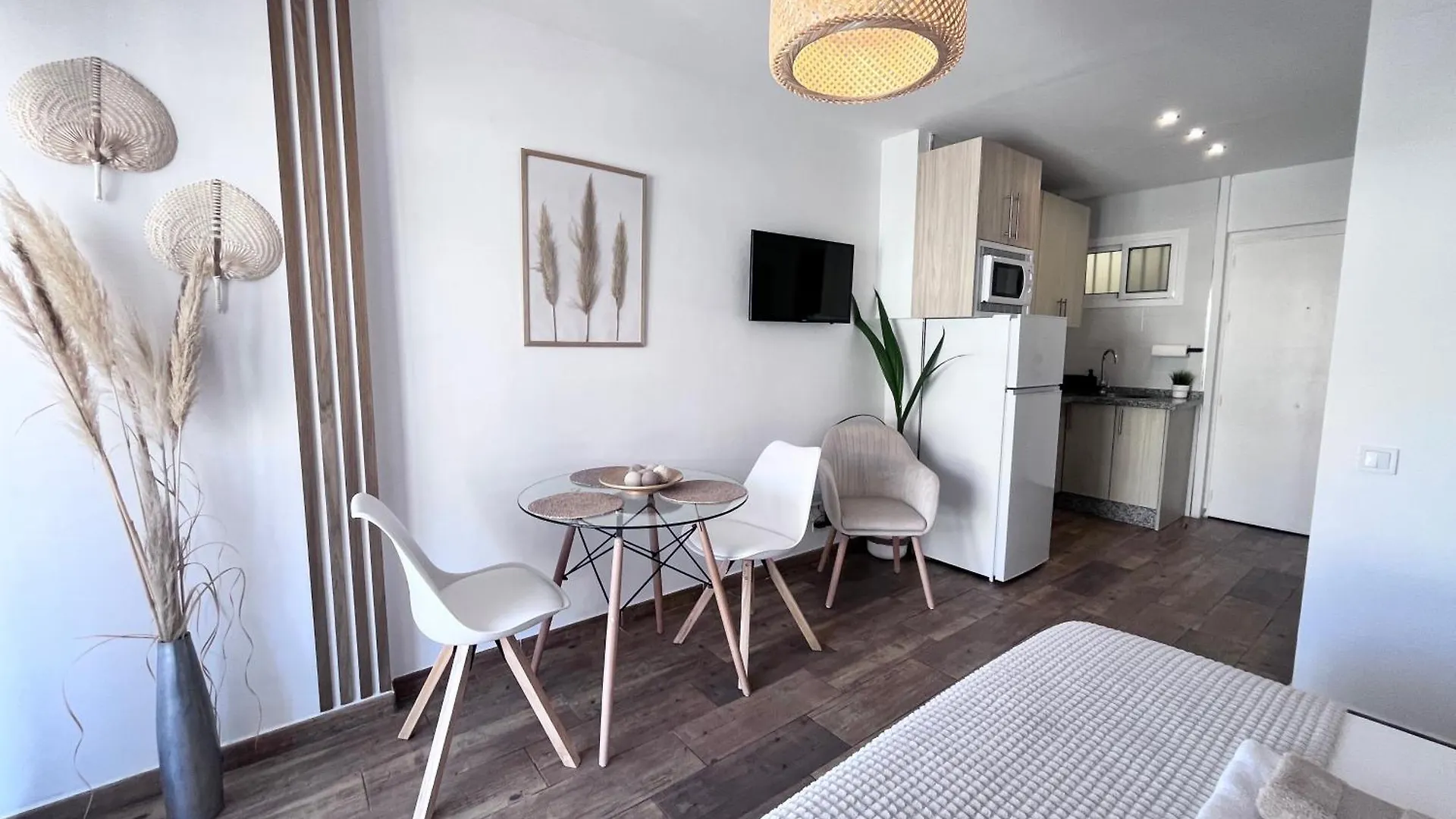 Apartment Style & Comfort In Benalmadena - Pool Available Seasonally Spain