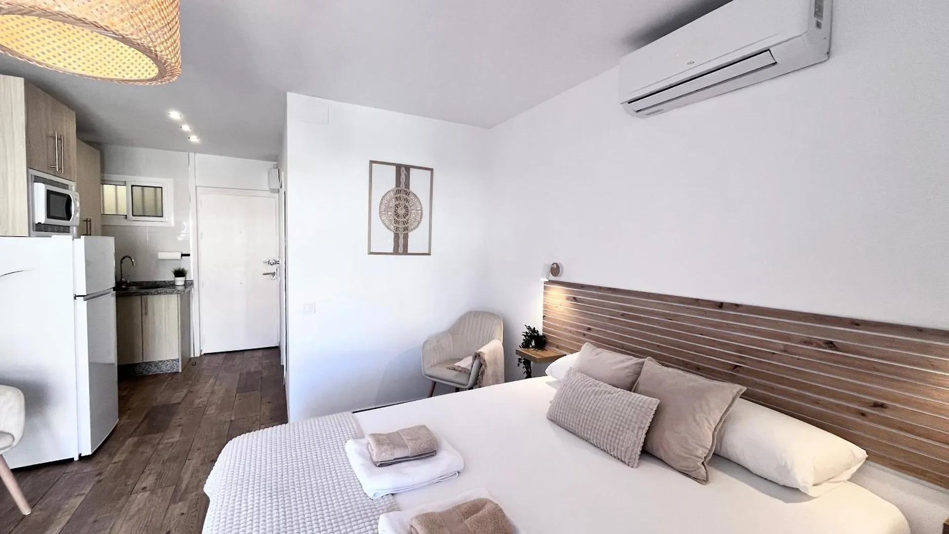 Apartment Style & Comfort In Benalmadena - Pool Available Seasonally