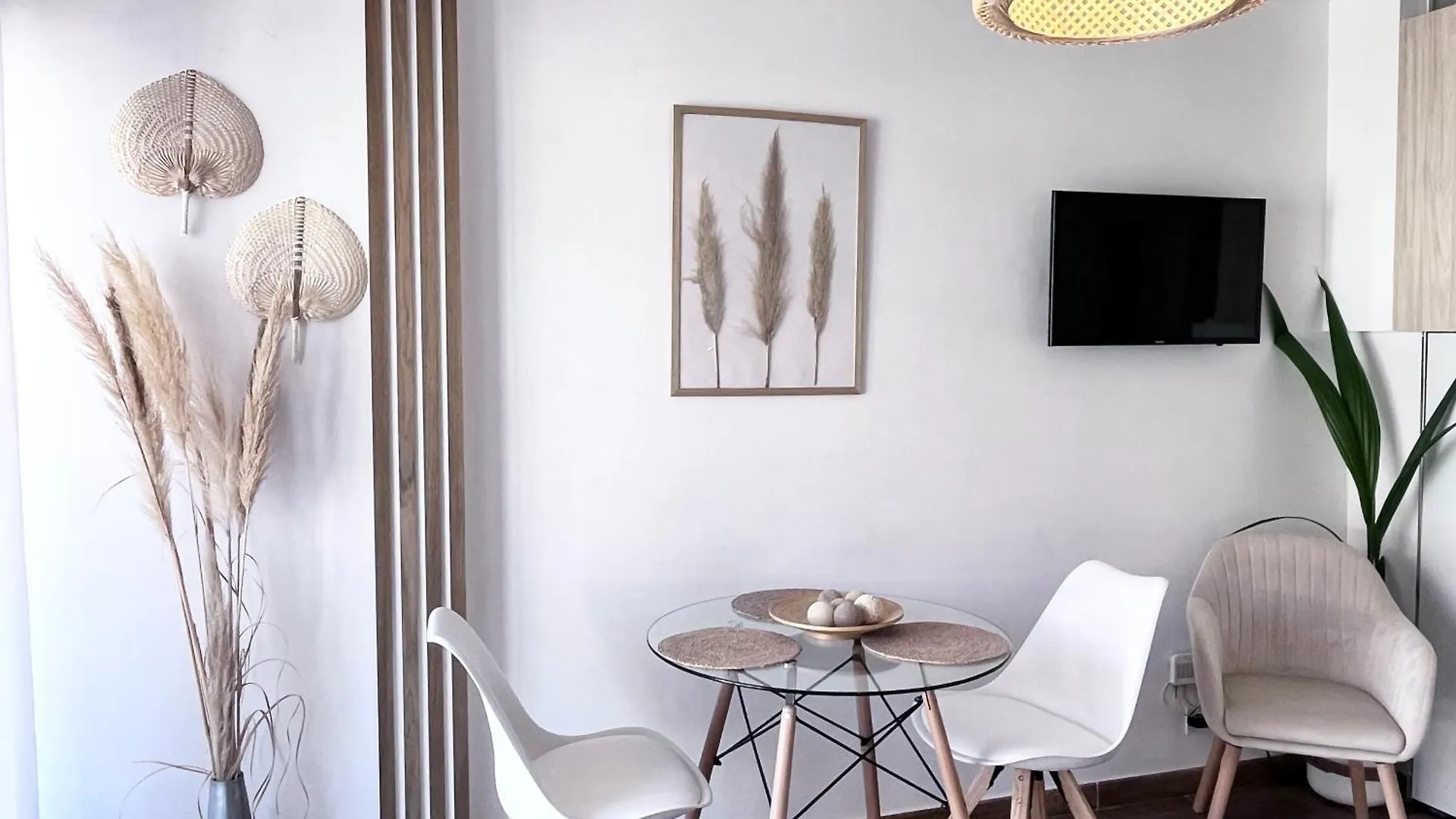 Apartment Style & Comfort In Benalmadena - Pool Available Seasonally