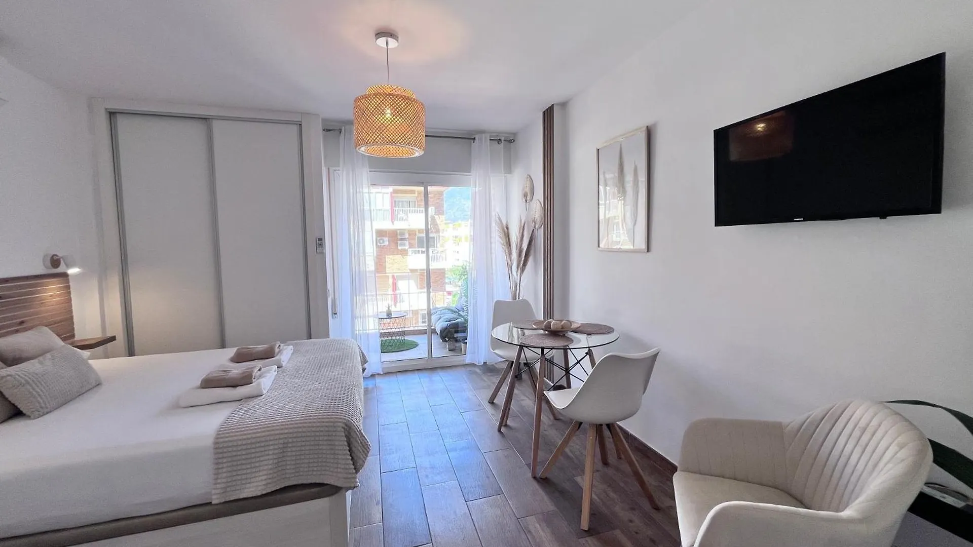 Style & Comfort In Benalmadena - Pool Available Seasonally 0*,  Spain