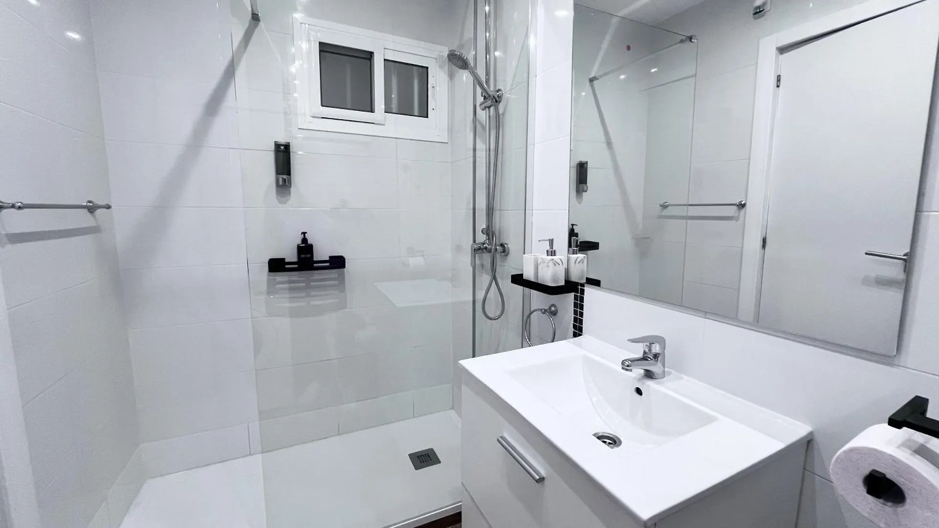 Style & Comfort In Benalmadena - Pool Available Seasonally 0*,  Spain